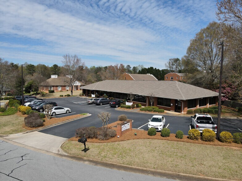 400 Hawthorne Ln, Athens, GA for sale - Building Photo - Image 1 of 1