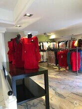 Retail in Madrid, Madrid for lease Interior Photo- Image 2 of 7