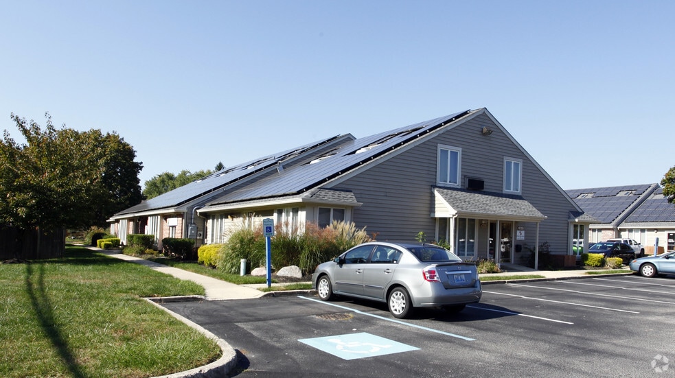 175 Cross Keys Rd, Berlin, NJ for lease - Building Photo - Image 1 of 3