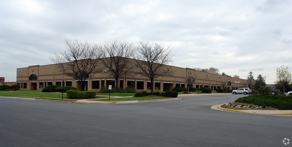 8600-8624 Phoenix Dr, Manassas, VA for lease - Primary Photo - Image 2 of 4