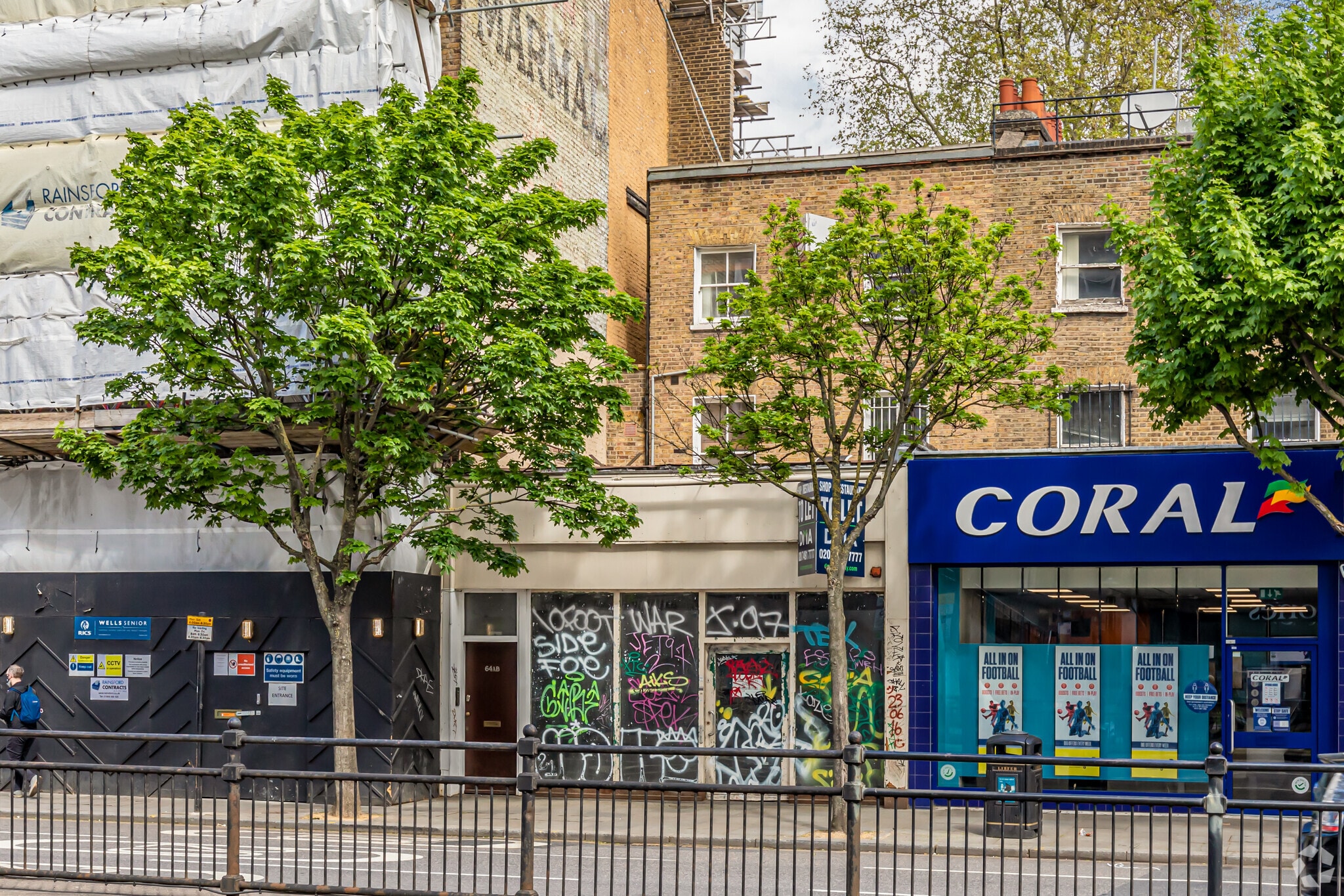 64 Notting Hill Gate, London for sale Primary Photo- Image 1 of 1