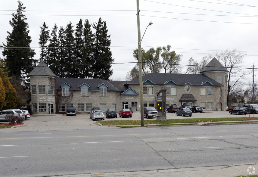 370 University Ave E, Waterloo, ON for lease - Building Photo - Image 3 of 6