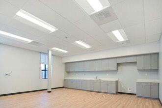 16325 S Main St, Gardena, CA for lease Interior Photo- Image 2 of 5