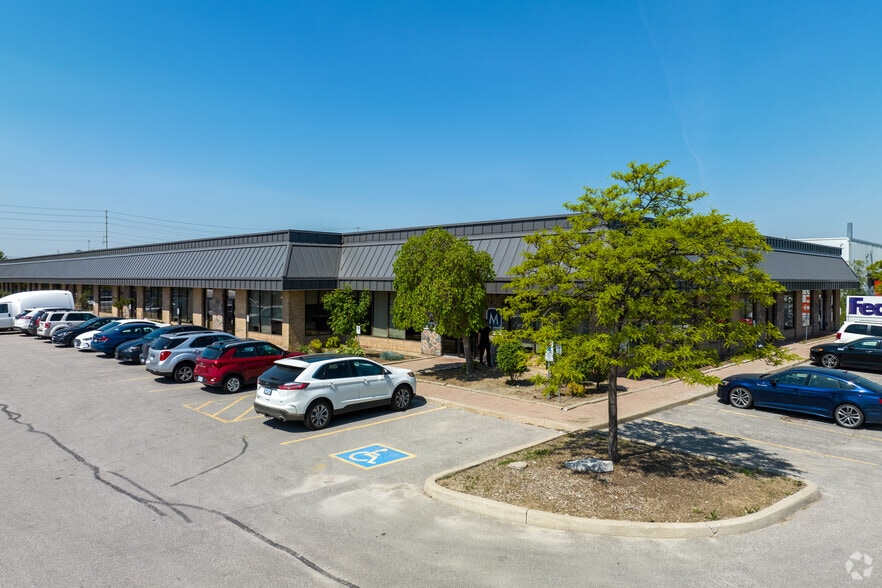 6305 Northam Dr, Mississauga, ON for lease - Building Photo - Image 2 of 5