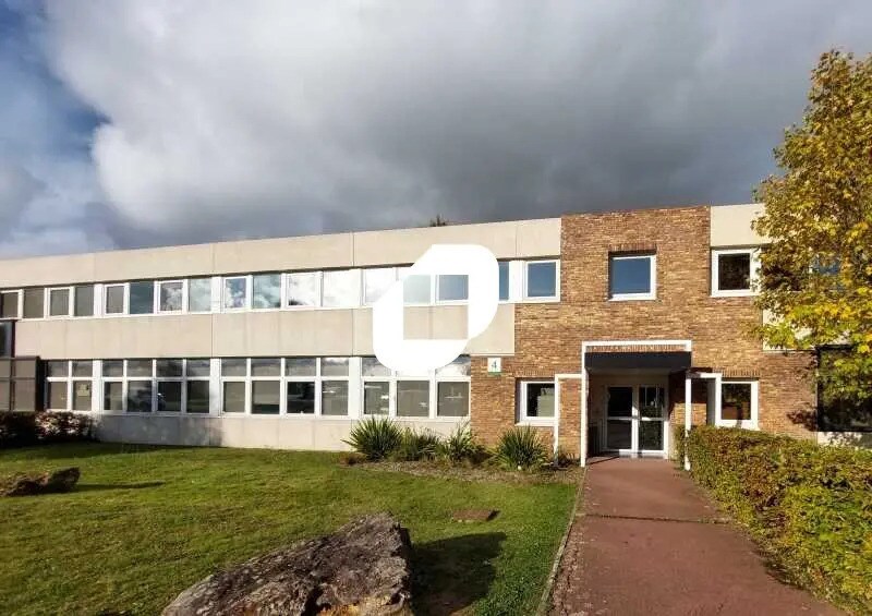 Office in Bièvres for lease - Building Photo - Image 1 of 14