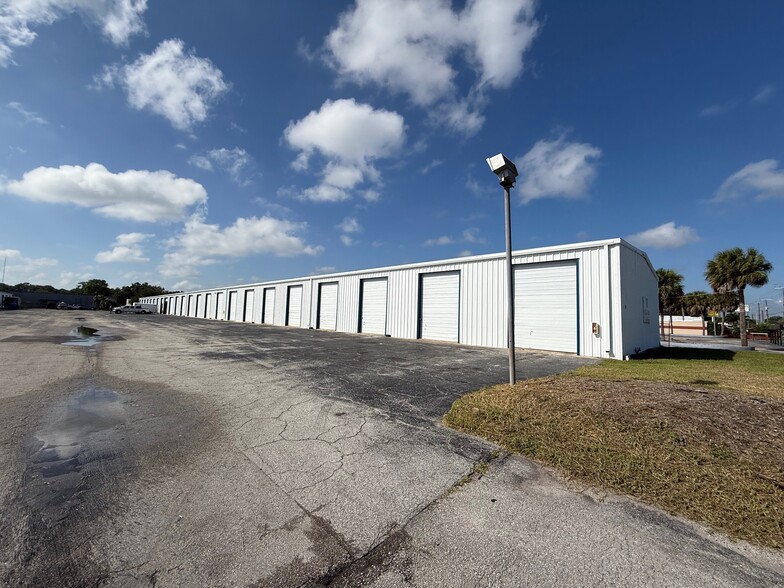 6941 W Old Nasa Blvd, Melbourne, FL for lease - Building Photo - Image 1 of 4
