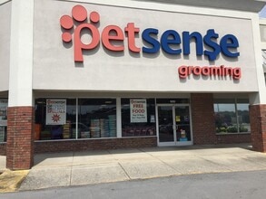 1802 N Jackson St, Tullahoma, TN for lease Building Photo- Image 2 of 4