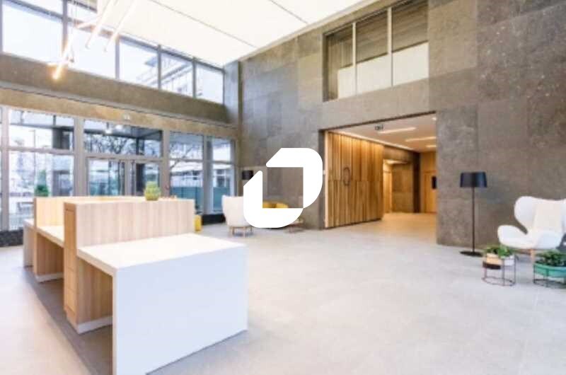 Office in Saint-Denis for lease - Lobby - Image 2 of 8