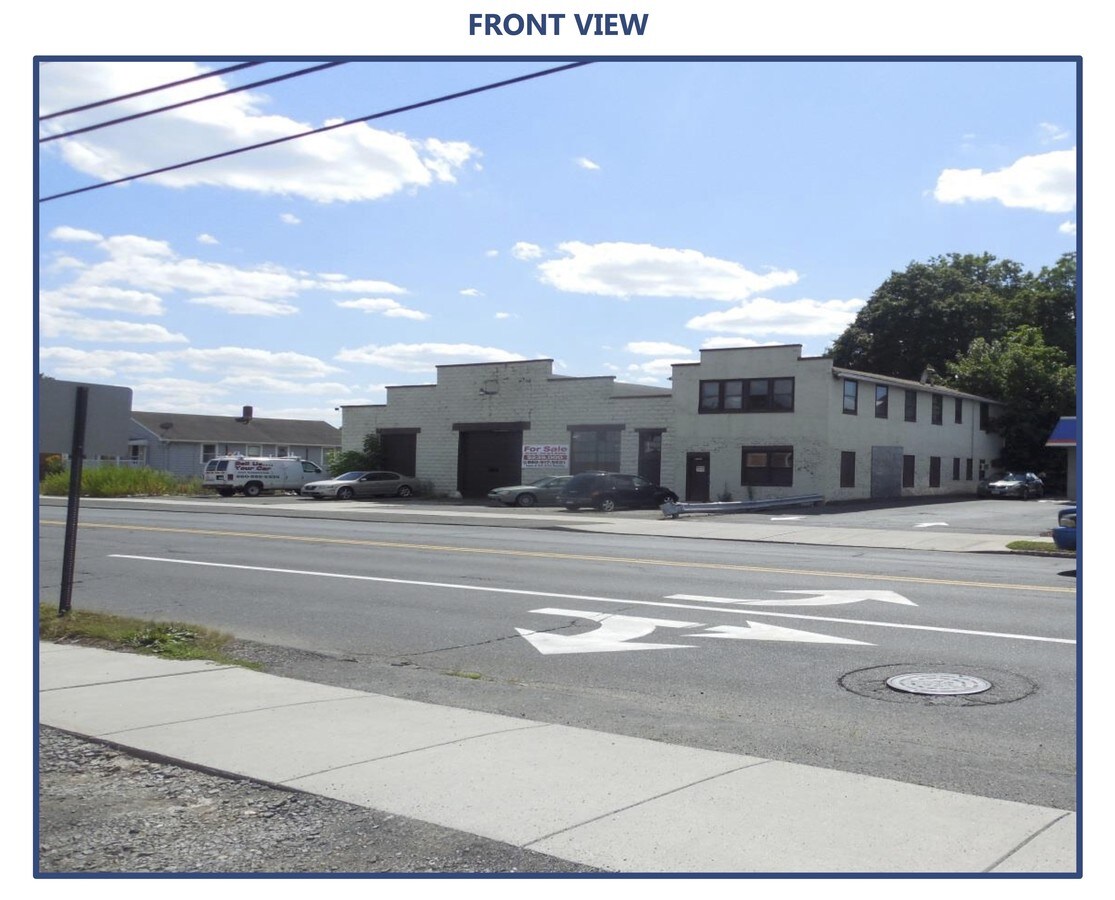 87 Whiting St, Plainville, CT 06062