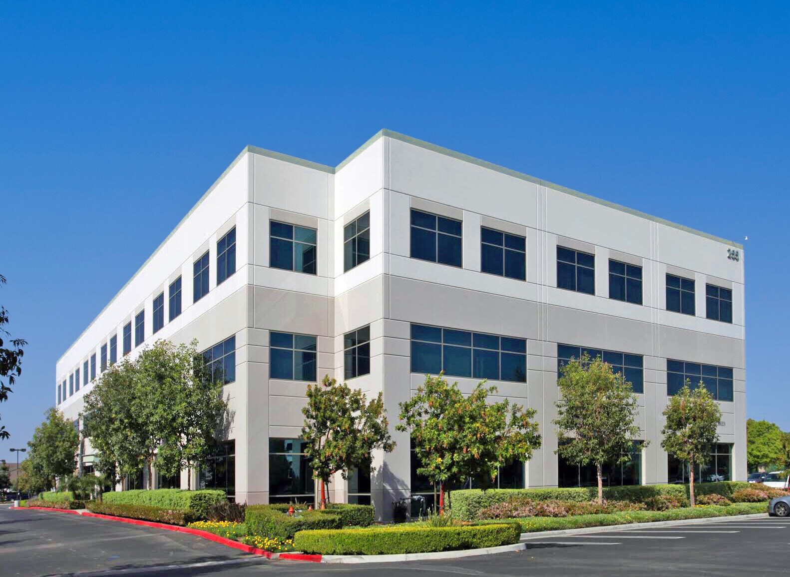 255 E Rincon St, Corona, CA for lease Primary Photo- Image 1 of 7