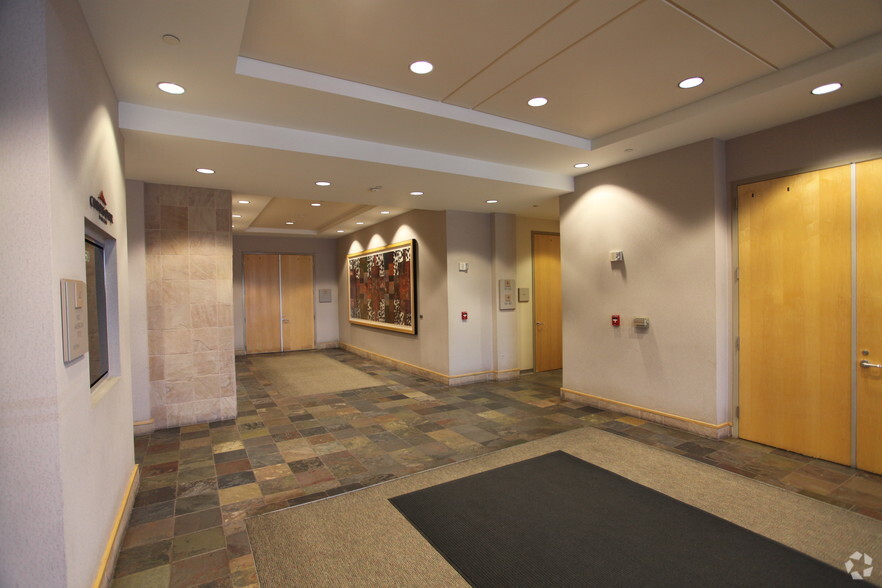 1160 N Town Center Dr, Las Vegas, NV for lease - Interior Photo - Image 2 of 11