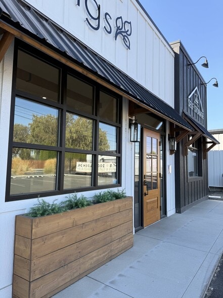 101 W Northstone Pky, Zillah, WA for lease - Building Photo - Image 2 of 15