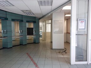 Retail in Aubagne for lease Interior Photo- Image 1 of 4