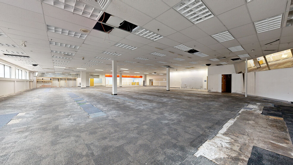 High Traffic | Value-Add Retail portfolio of 2 properties for sale on LoopNet.com - Matterport 3D Scan - Image 3 of 52