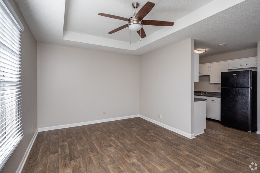 110 Bennett Dr, Clarksville, TN for sale - Interior Photo - Image 3 of 25