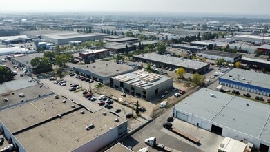 4316 64 Av SE, Calgary, AB for lease Interior Photo- Image 2 of 5