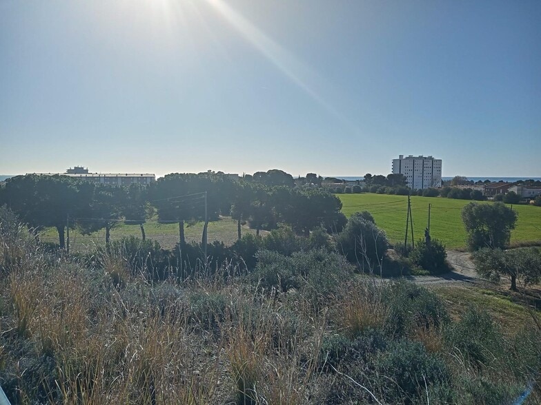 Carrer Poligono 21, 37, Cambrils, Tarragona for sale - Building Photo - Image 3 of 5