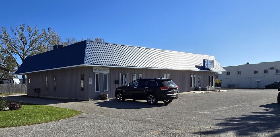 4534 Dowling St, Montague, MI for sale - Building Photo - Image 2 of 17