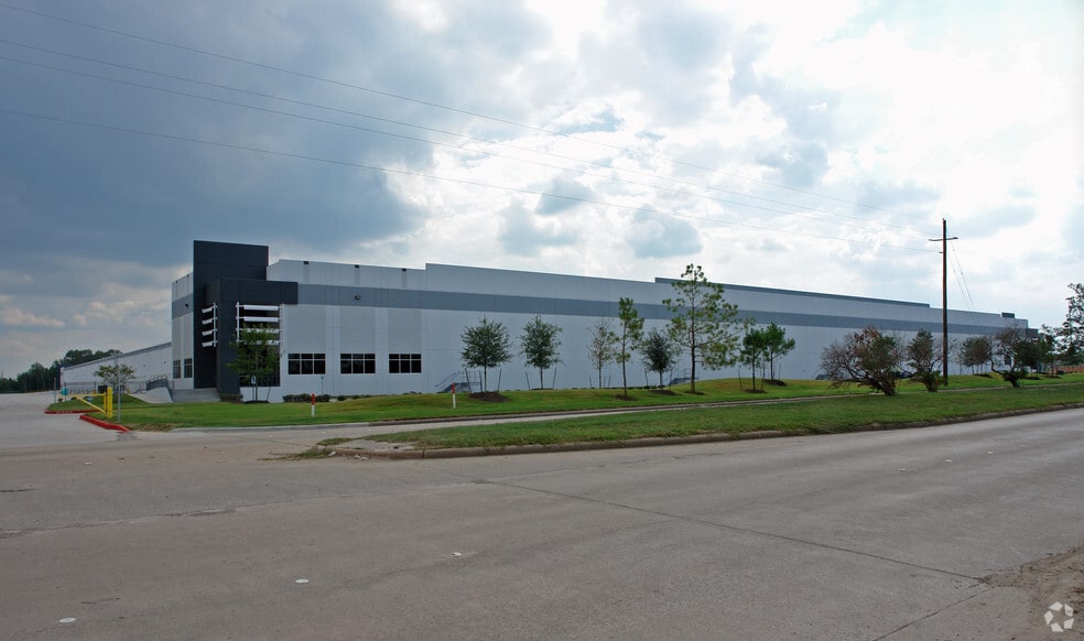 14810 North Fwy, Houston, TX for lease - Building Photo - Image 2 of 8