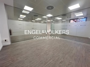 Office in Esplugues de Llobregat, Barcelona for lease Interior Photo- Image 2 of 16