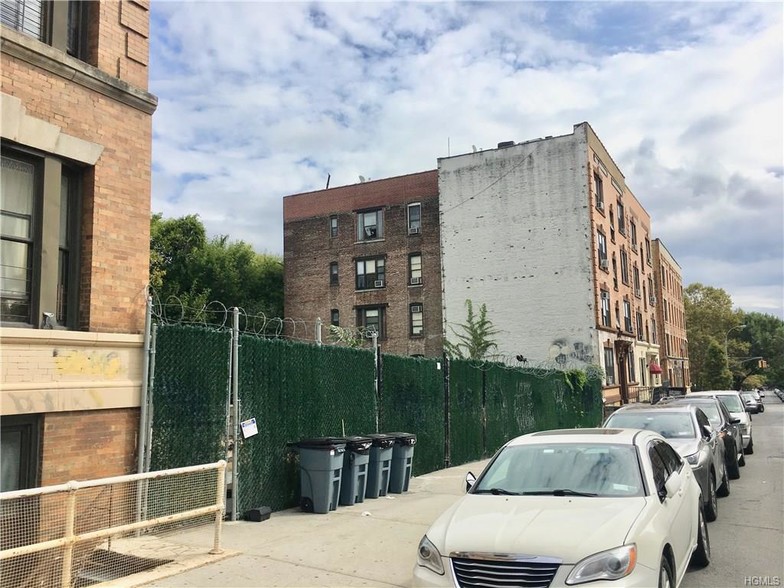 931 E 179th St, Bronx, NY for sale - Primary Photo - Image 1 of 1