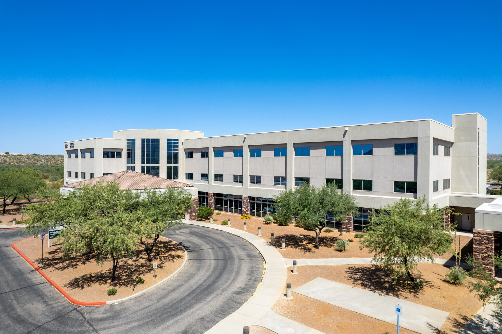 1521 E Tangerine Rd, Oro Valley, AZ for lease Building Photo- Image 1 of 7