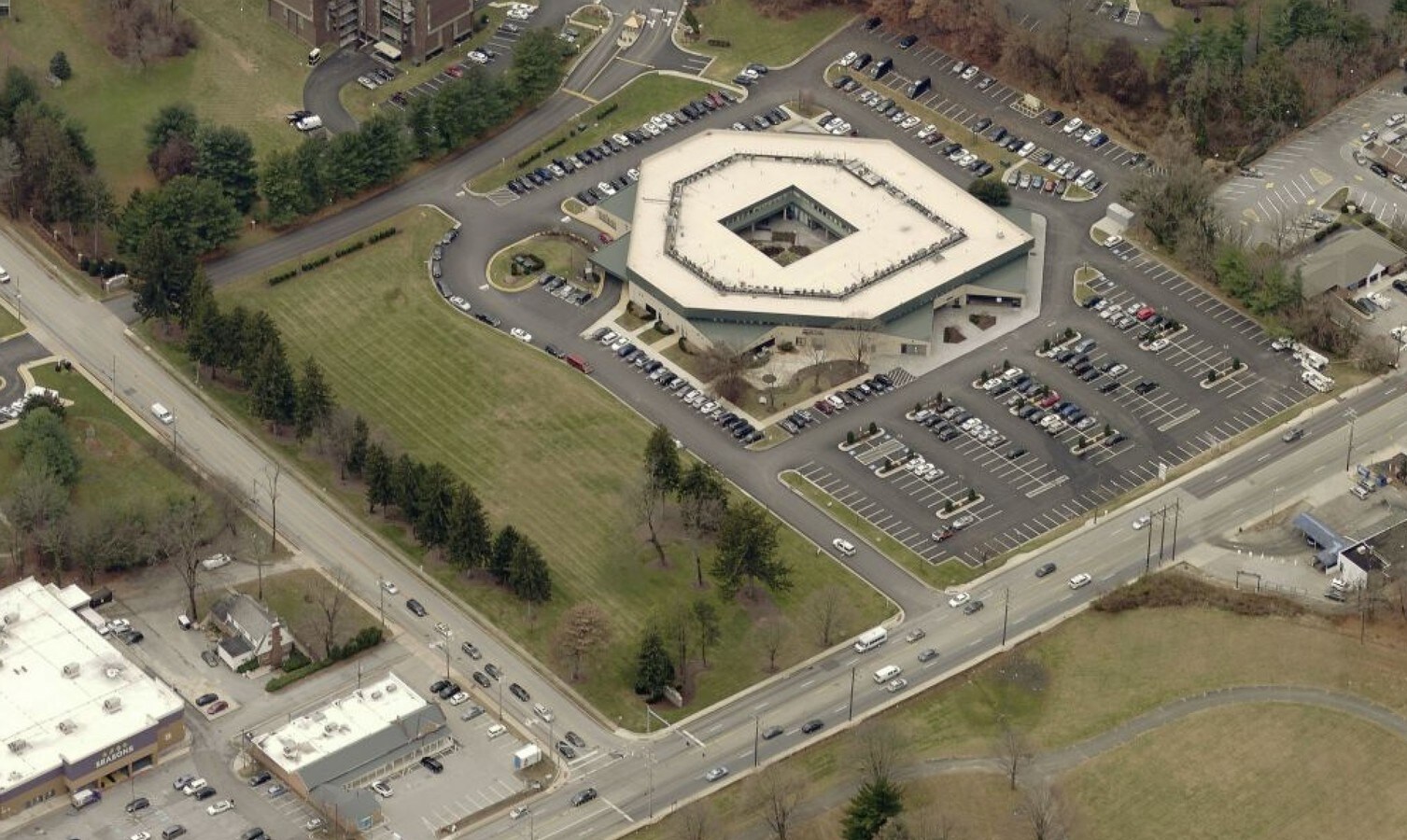 1700 Reisterstown Rd, Pikesville, MD 21208 Pomona Square