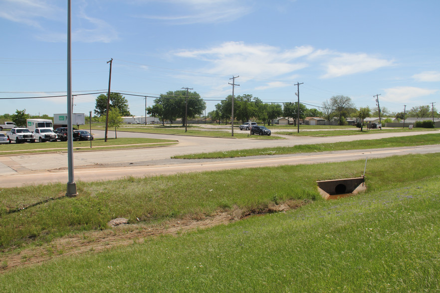 4411 Henry S Grace Fwy, Wichita Falls, TX for sale - Building Photo - Image 3 of 4