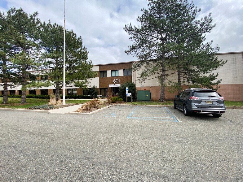 601 US Highway 46 W, Hasbrouck Heights, NJ 07604 Flex for Lease