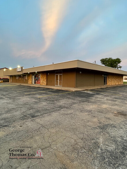 6402-6408 S Peoria Ave, Tulsa, OK for lease - Building Photo - Image 1 of 2