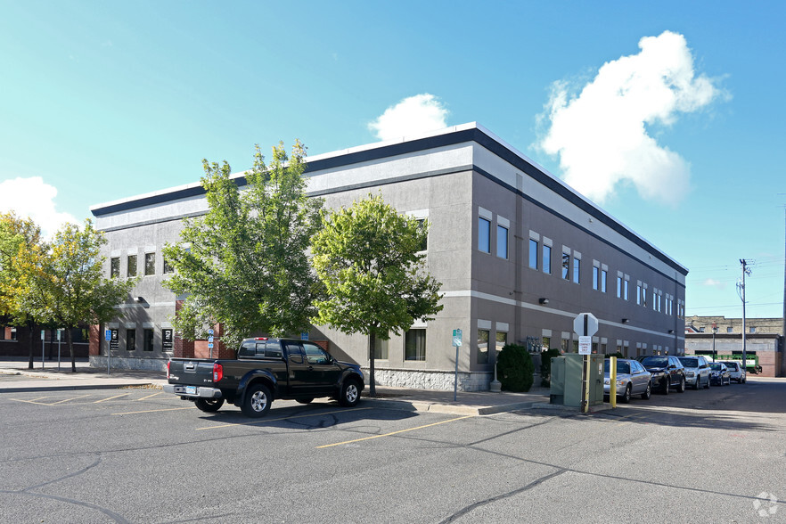 425 E Saint Germain St, Saint Cloud, MN for lease - Building Photo - Image 1 of 3