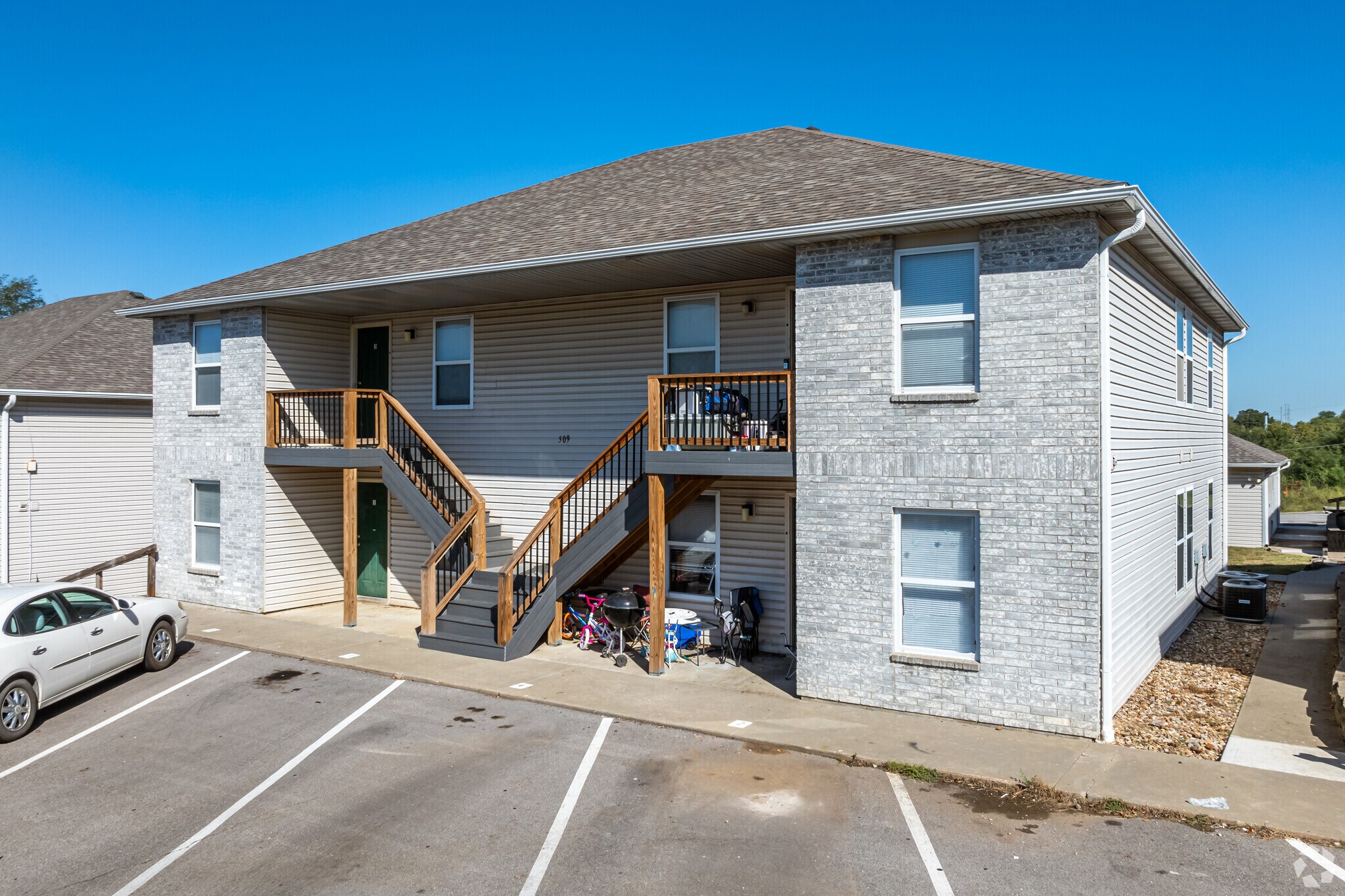 418 S Main St, Warrensburg, MO for sale Primary Photo- Image 1 of 1