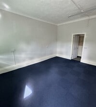 14 Cranford Crescent, Rhos On Sea, Colwyn Bay for lease Interior Photo- Image 2 of 3