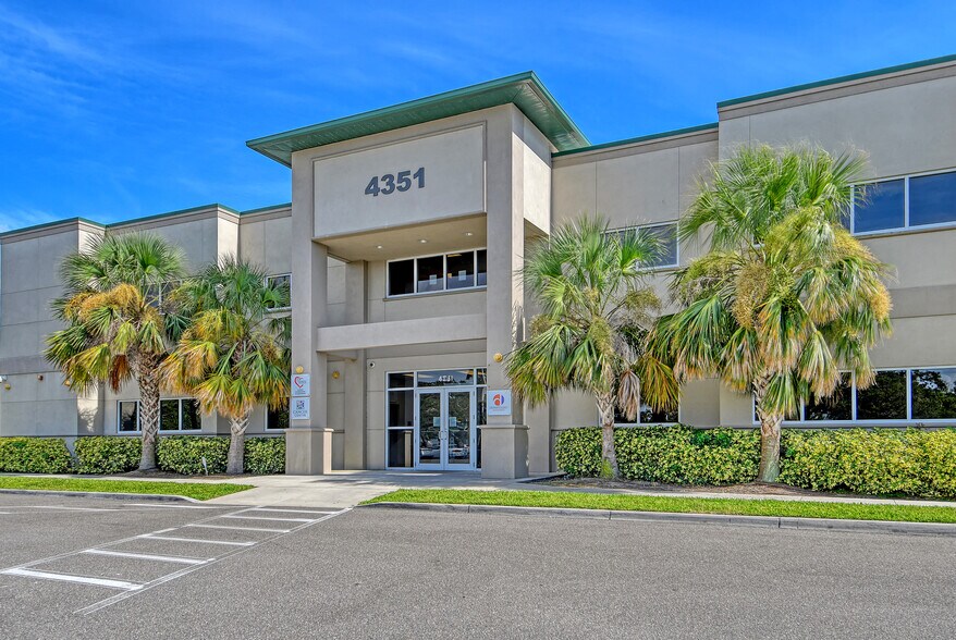 4351 Cortez Rd, Bradenton, FL for sale - Building Photo - Image 2 of 9