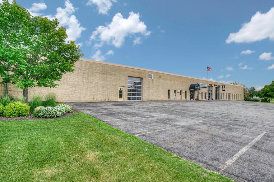 240 Fillmore Ave E, Saint Paul, MN for lease - Building Photo - Image 2 of 47