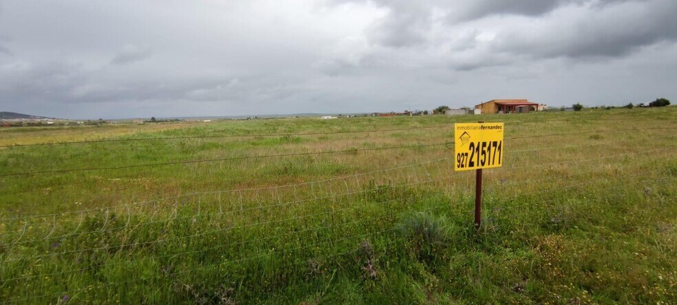 Land in Sierra de Fuentes for sale - Building Photo - Image 1 of 3