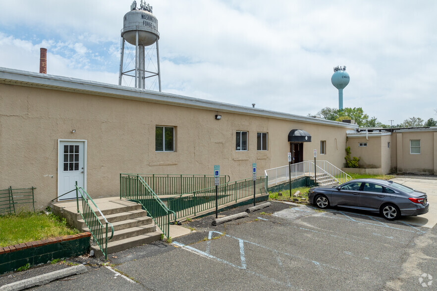 28-36 Harrison Ave, Englishtown, NJ for lease - Building Photo - Image 2 of 7