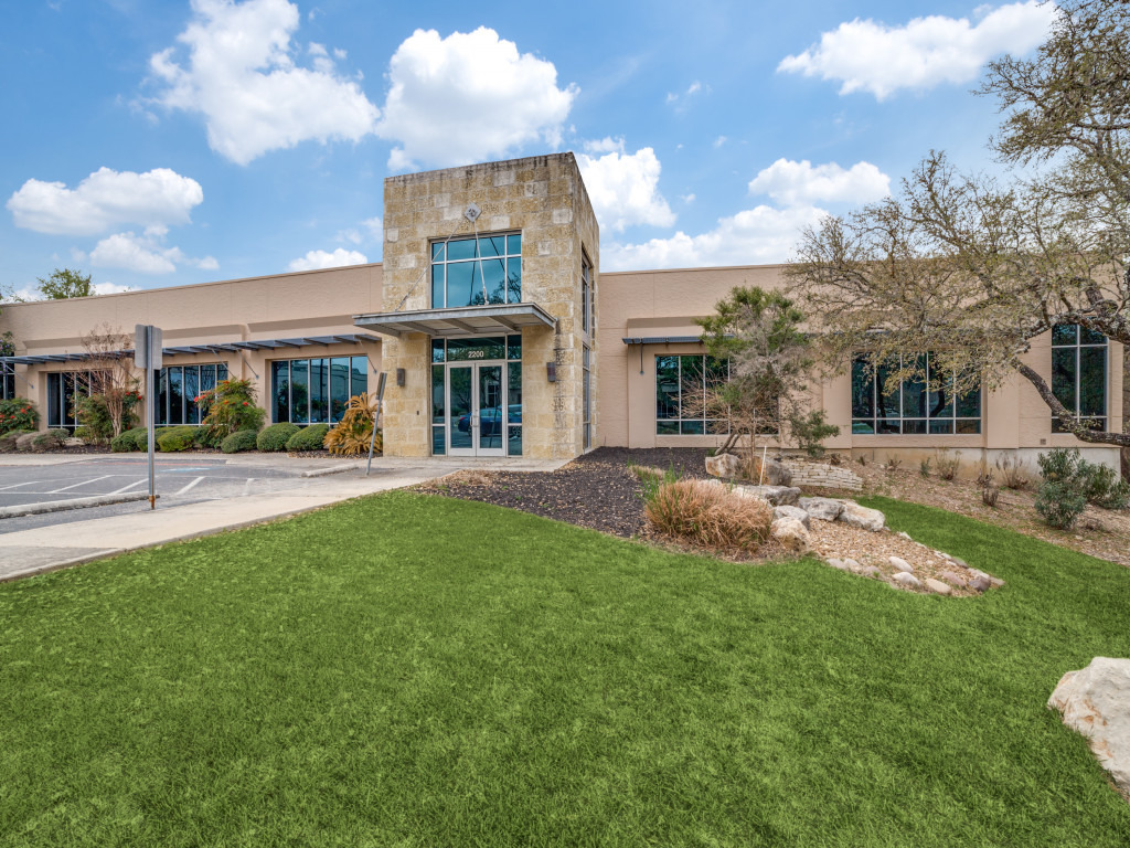 2200-2202 Thousand Oaks Dr, San Antonio, TX for sale Building Photo- Image 1 of 10