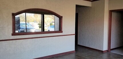 1100-1106 SW 19th St, Moore, OK for lease Interior Photo- Image 2 of 8