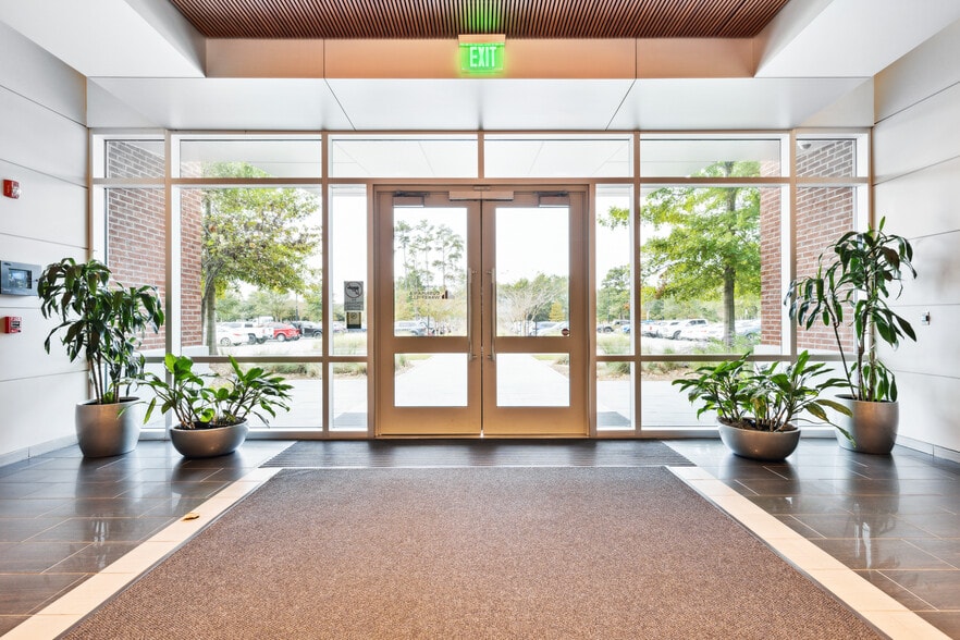 201 Sigma Dr, Summerville, SC for lease - Interior Photo - Image 3 of 62