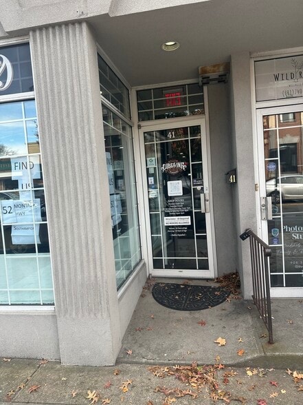 41 E Main St, Riverhead, NY for lease - Building Photo - Image 3 of 7