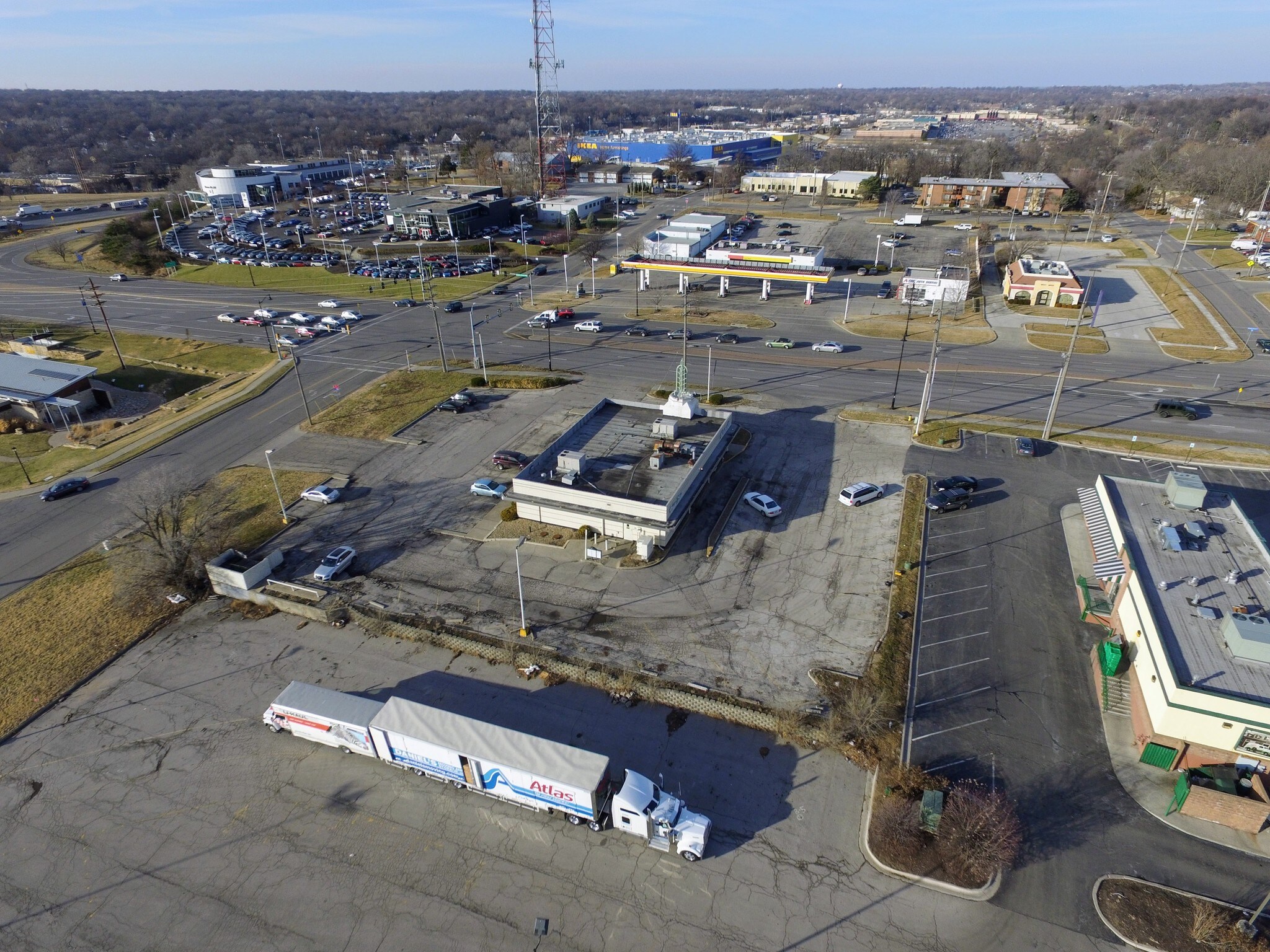 87018817 Shawnee Mission Pky, Mission, KS 66202 Former Kmart