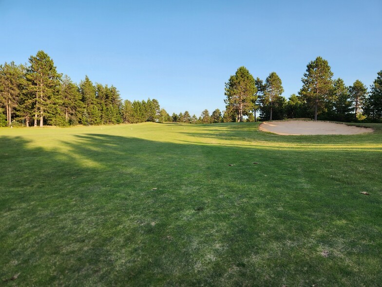 125 Chocolay Downs Golf Dr, Marquette, MI for sale - Building Photo - Image 3 of 7