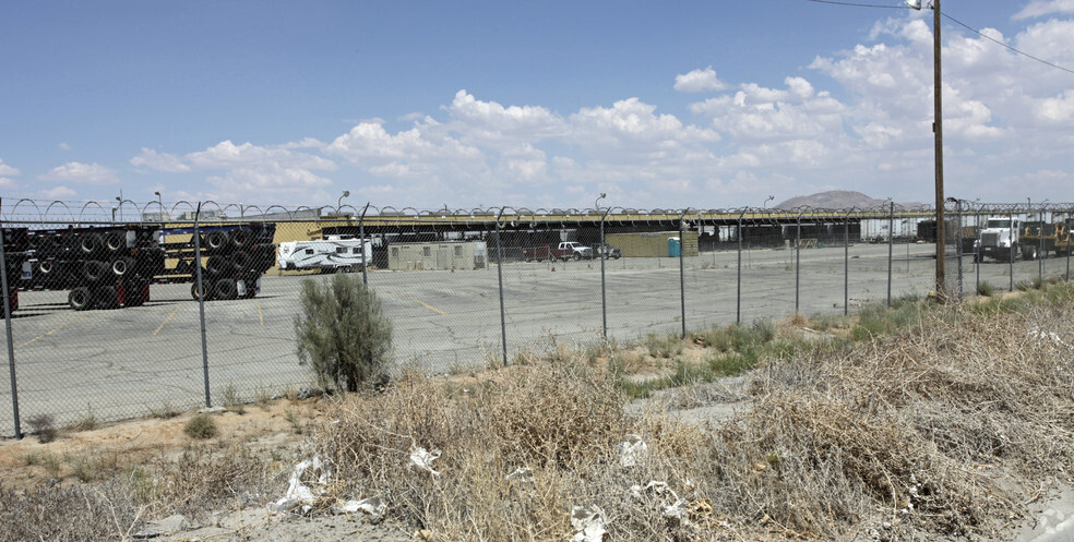 17401 Adelanto Rd, Adelanto, CA for sale - Primary Photo - Image 1 of 1