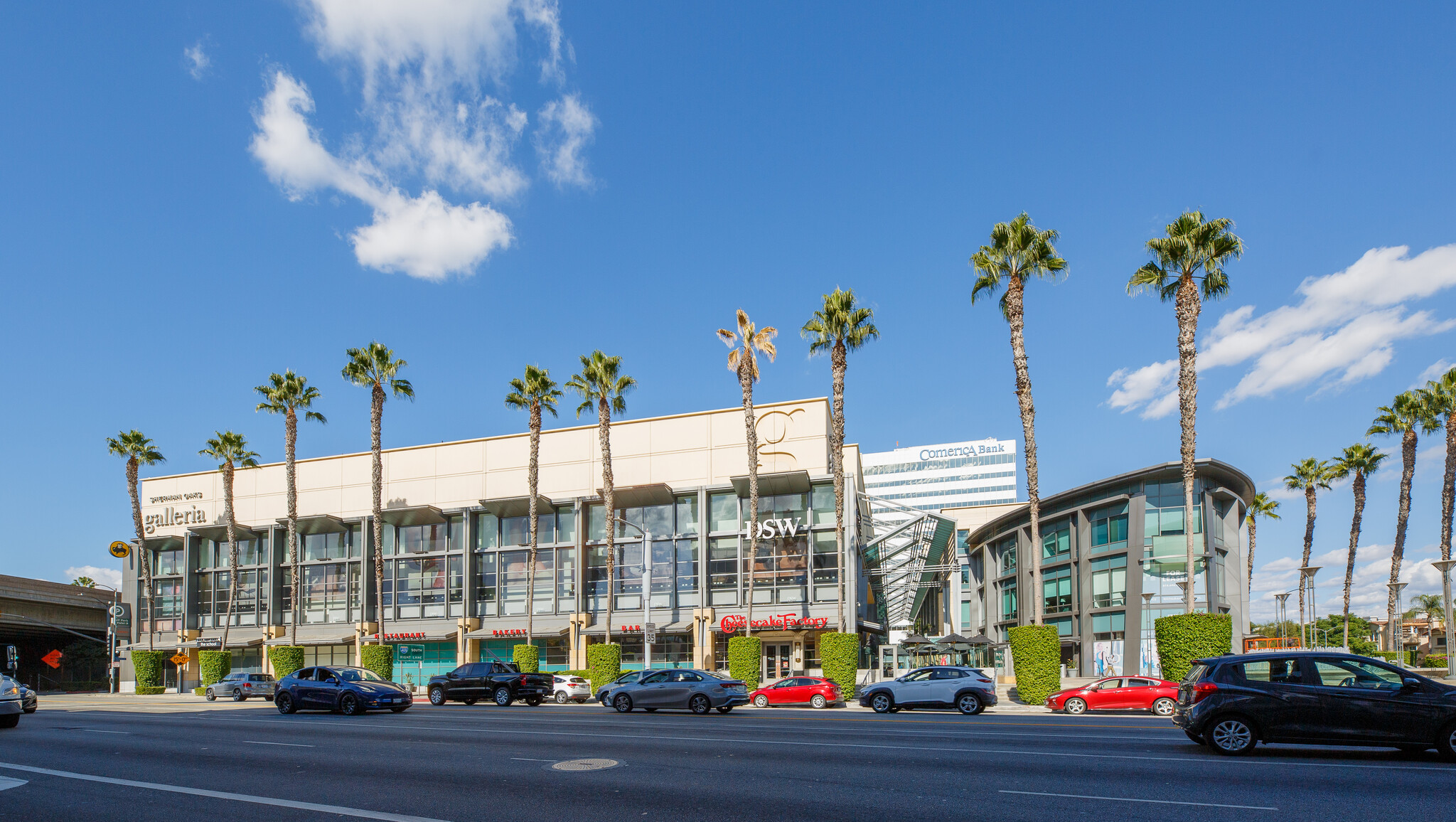 15301 Ventura Blvd, Sherman Oaks, CA for lease Building Photo- Image 1 of 122