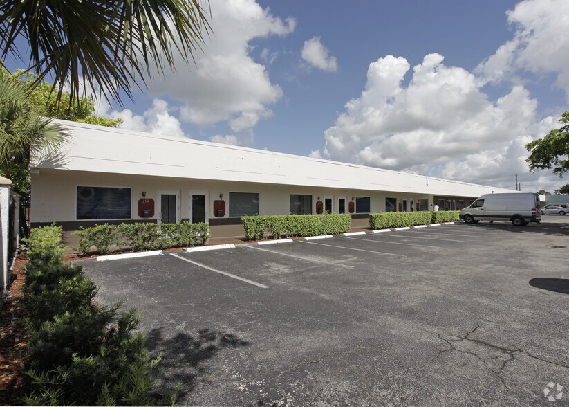 253 SW 27th Ave, Fort Lauderdale, FL for lease - Building Photo - Image 2 of 5
