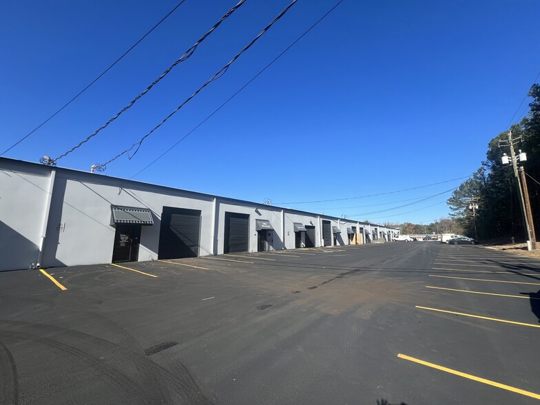 2260 Lithonia Industrial Blvd, Lithonia, GA for lease - Building Photo - Image 2 of 8