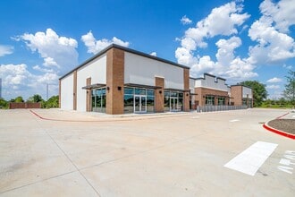 4004 E US Highway 377, Granbury, TX for lease Interior Photo- Image 1 of 9