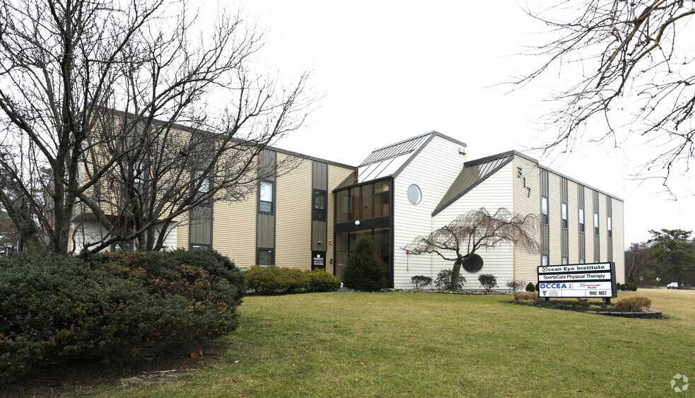 317 Brick Blvd, Brick, NJ for lease - Primary Photo - Image 1 of 5