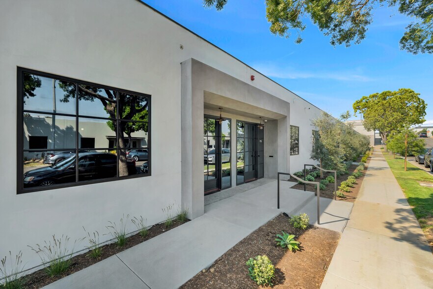 769-791 Newton Way, Costa Mesa, CA for lease - Building Photo - Image 3 of 17